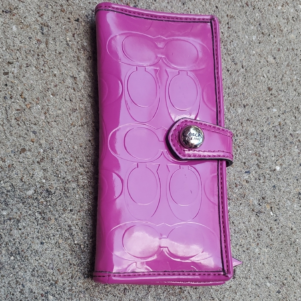 Coach Jelly Pink Embossed Patent Wallet Card Holder Snap Button Closure 1941
